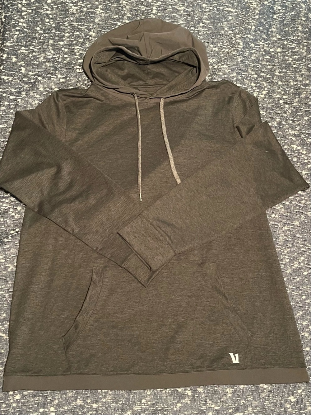Vuori Men's Hoodie in Dark Gray